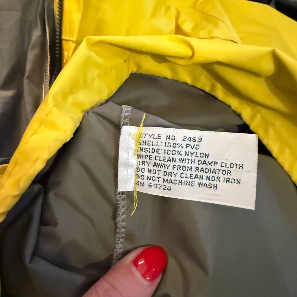 L.L. Bean Yellow Rain Jacket with Gray Lining - Picture 15 of 15
